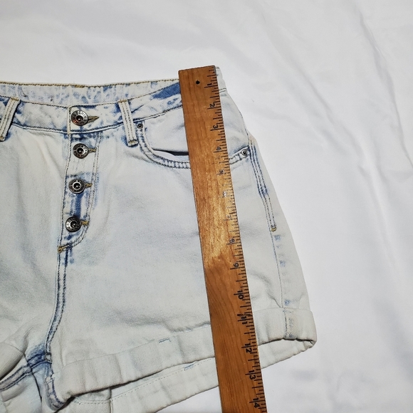 H&M Button Front Cuffed Shorts - Picture 7 of 8